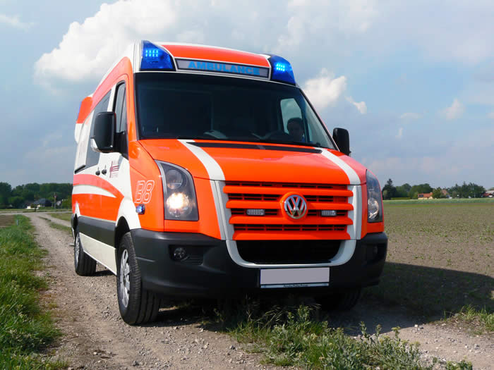 Ambulance VisibilityEmergency vehicle conspicuity research on warning lights & hivis markings